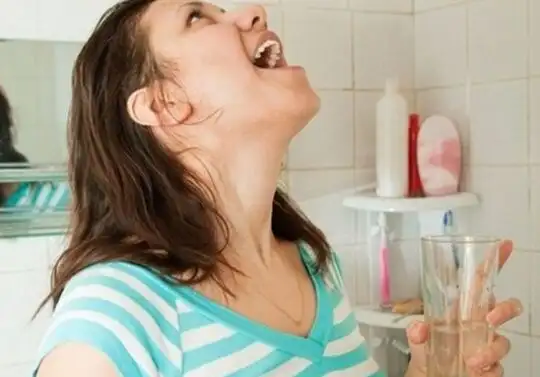 health benefits of salt water gargle