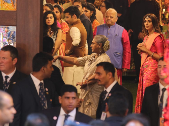 Master Isha Ambani Wedding: દેશ-વિદેશની અનેક હસ્તિઓ સામિલ થયા, જુઓ ફોટા