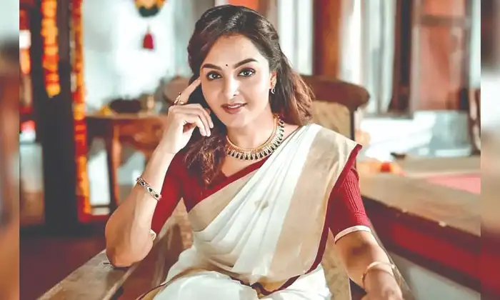 Maniyan Pilla Raju About Manju Warrier Friendship,