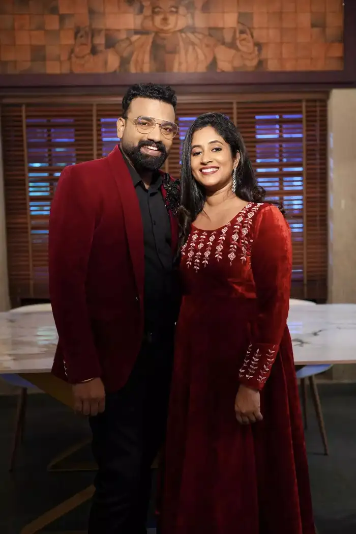Mallu Couple Ajeesh And Shonima,നൂറുരൂപപോലും തന്ന് സ്വന്തക്കാ ...