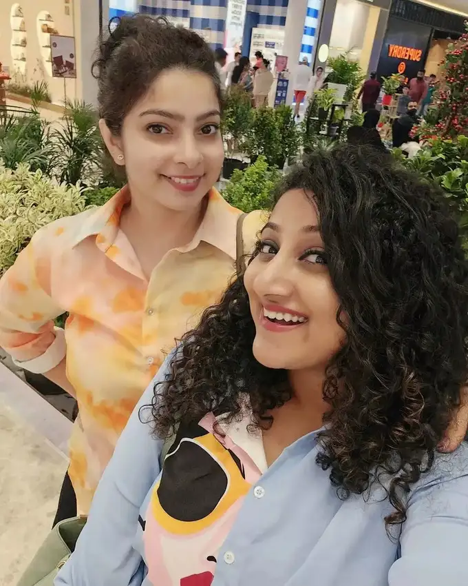 പിന്നണി ഗായിക