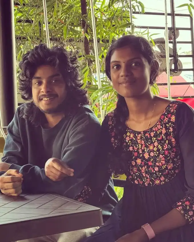ഒരു കവിതയിലൂടെ