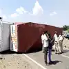 Pune Nashik Highway Accident Container Overturned; कारला वाचवताना जोरात ...