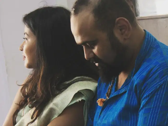 Singer Aanandi Joshi And Jasraj Joshi Tied The Knot Flaunt Elegance In ...