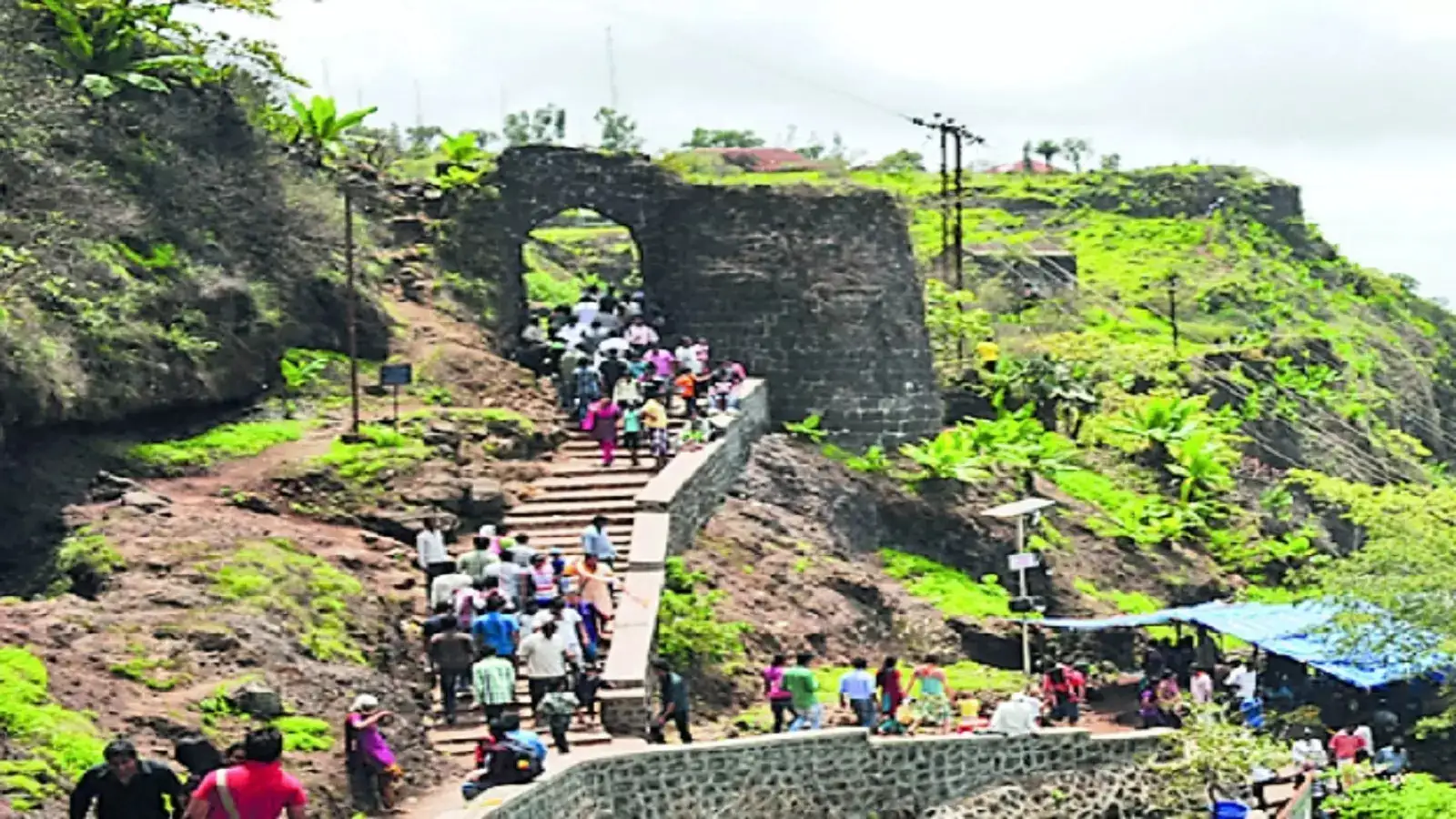 सिंहगडावर जायचा प्लॅन करताय? आता नवा नियम लागू, मोबाईल अॅपवरुन करावे लागणार 'हे' महत्वाचे काम - pre-registration mandatory through sinhagad fort mobile app before visiting sinhagad - Maharashtra Times