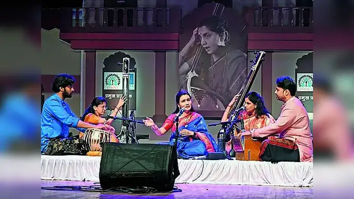 सूर महती महोत्सवाला दिमाखात सुरुवात सूर महती महोत्सवाला दिमाखात सुरुवात