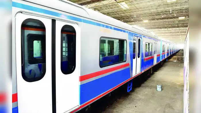 हार्बरवर पुन्हा धावणार एसी लोकल हार्बरवर पुन्हा धावणार एसी लोकल