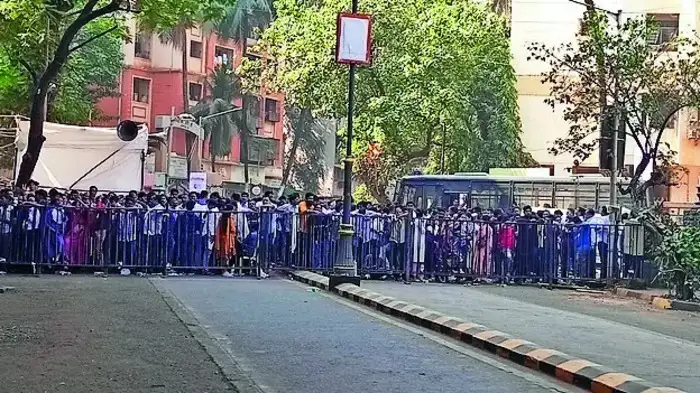 निकालाची उत्कंठा... आशानिराशेचे मळभ निकालाची उत्कंठा... आशानिराशेचे मळभ