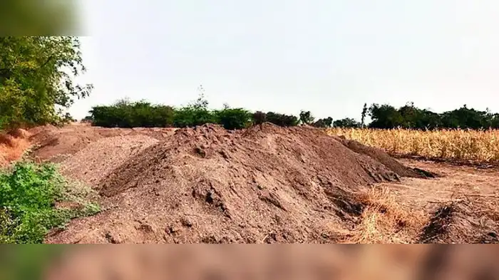 वाळूसाठाप्रकरणी सातबाऱ्यावर बोजा वाळूसाठाप्रकरणी सातबाऱ्यावर बोजा