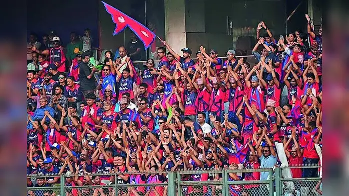 वानखेडे स्टेडियम जणू काठमांडू झाले वानखेडे स्टेडियम जणू काठमांडू झाले