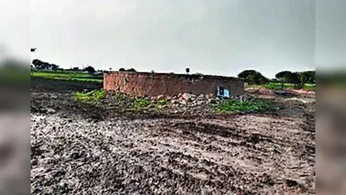 हिवरा साबळेत पाणीप्रश्न गंभीर हिवरा साबळेत पाणीप्रश्न गंभीर