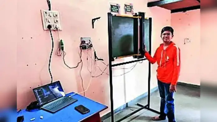 खडूची धूळ नियंत्रित करणारे ‘डस्टर’ खडूची धूळ नियंत्रित करणारे ‘डस्टर’