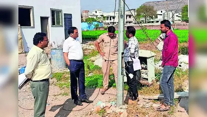थकबाकीदारांची बत्ती गुल थकबाकीदारांची बत्ती गुल
