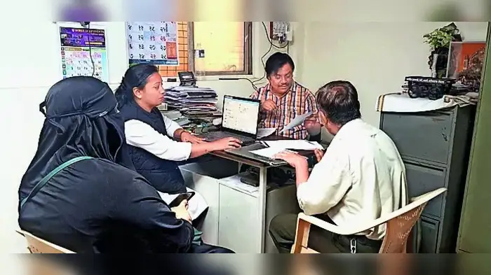 ‘फेरीवाल्यां’च्या हक्कासाठी लढणारी ‘जाणीव’ ‘फेरीवाल्यां’च्या हक्कासाठी लढणारी ‘जाणीव’