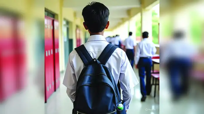 साडी, हिरवा चुडा अन् चाकू! साडी, हिरवा चुडा अन् चाकू!