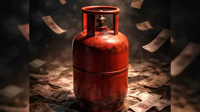 काय लिहिलं आहे या पाटीवर?