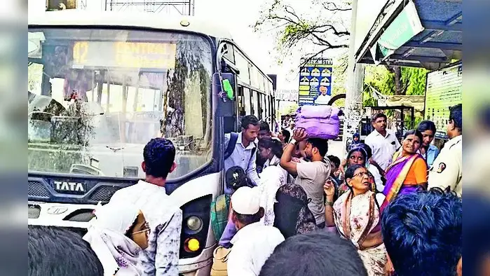 रिक्षा ‘बंद’मुळे प्रवाशांचे हाल रिक्षा ‘बंद’मुळे प्रवाशांचे हाल