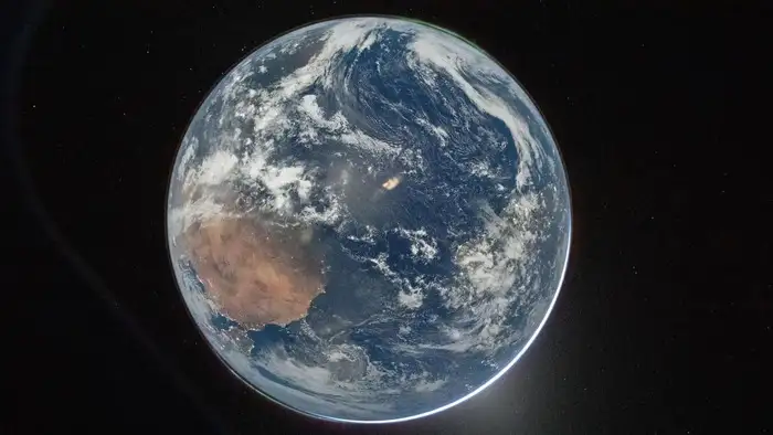 First Photos Earth from Artemis II। Maharashtra Times