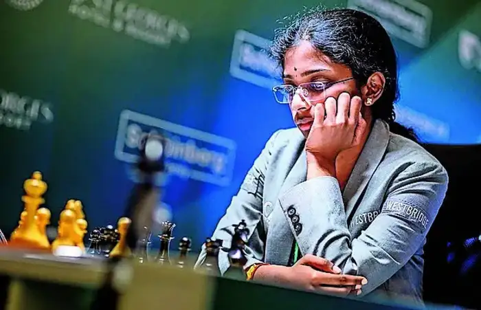 वैशालीचा सलग दुसरा विजय