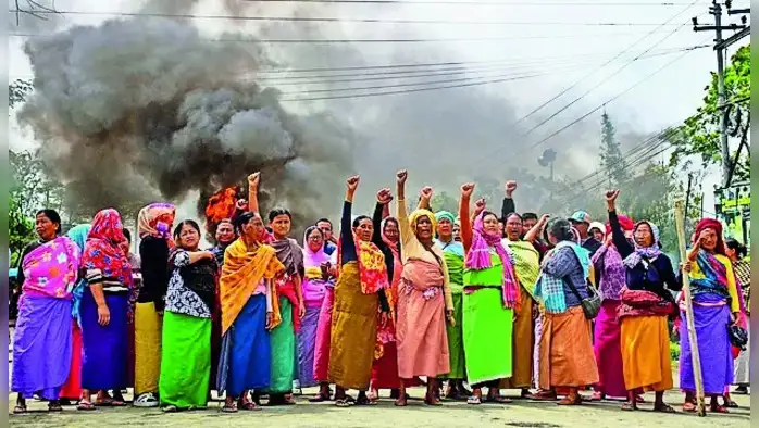 मणिपूरमध्ये पुन्हा ठिणगी मणिपूरमध्ये पुन्हा ठिणगी