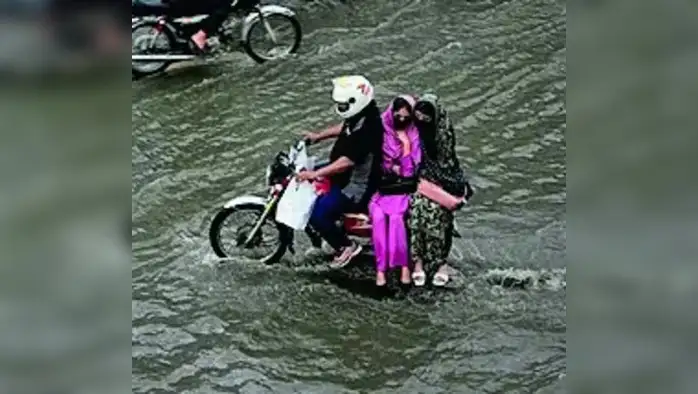 बेमोसमी पावसाचा फटका बेमोसमी पावसाचा फटका