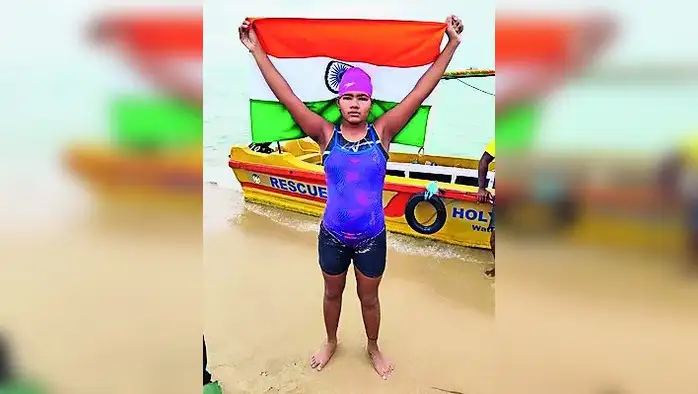 दृष्टिहीन ईश्वरीने पाल्क सामुद्रधुनी केली पार दृष्टिहीन ईश्वरीने पाल्क सामुद्रधुनी केली पार