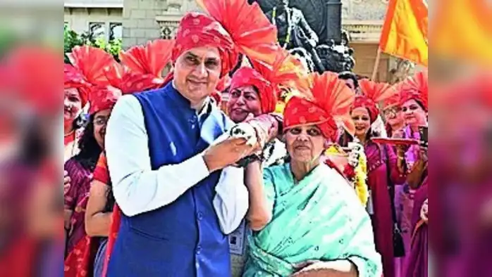 दिल्लीत रंगले महिला अधिकाऱ्यांचे साहित्य संमेलन दिल्लीत रंगले महिला अधिकाऱ्यांचे साहित्य संमेलन