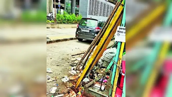 ‘बसथांबा वापरात आणण्याची गरज’ ‘बसथांबा वापरात आणण्याची गरज’