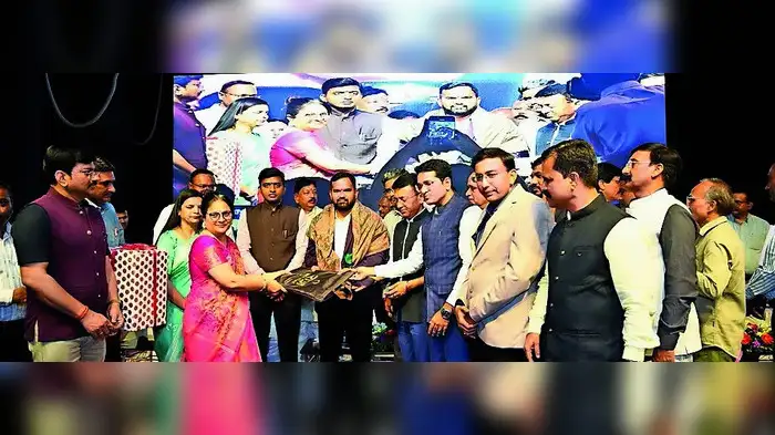 शहराचा पाणीप्रश्न सोडवणार शहराचा पाणीप्रश्न सोडवणार