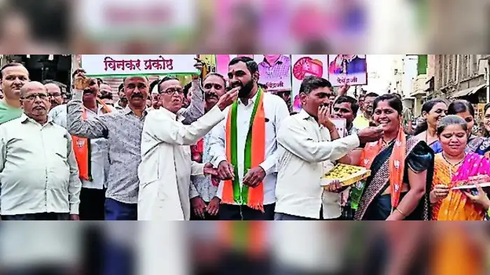 विणकरांच्या बँक खात्यात उत्सवभत्ता विणकरांच्या बँक खात्यात उत्सवभत्ता