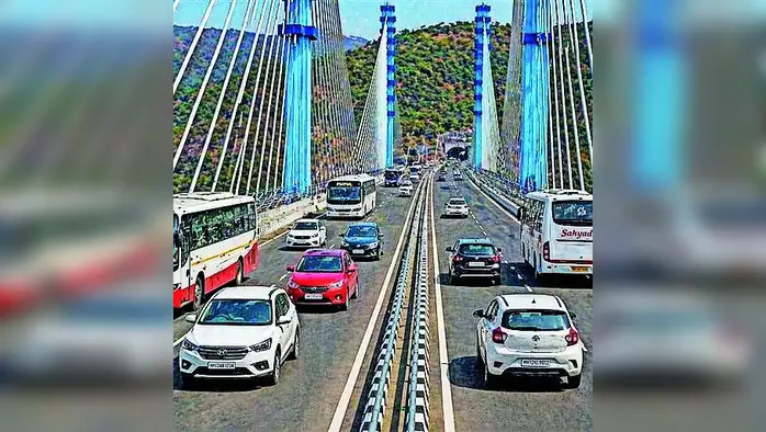 बस अन् कारलाच प्रवेश बस अन् कारलाच प्रवेश