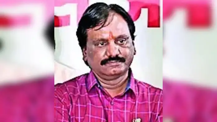 उमेदवारीवरू न आघाडीत रण उमेदवारीवरू न आघाडीत रण