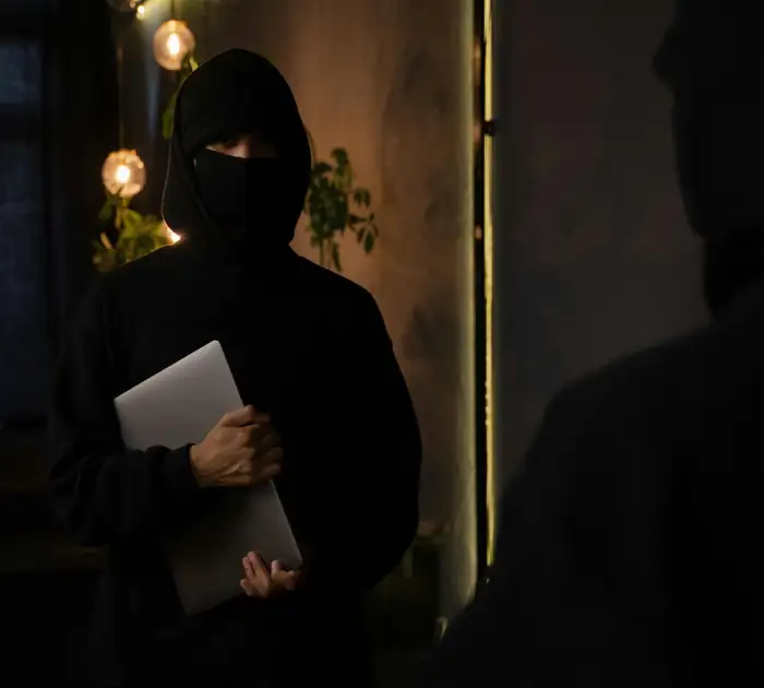 Thieves Call Police on 112 to Save Themselves From Angry Residents in ...