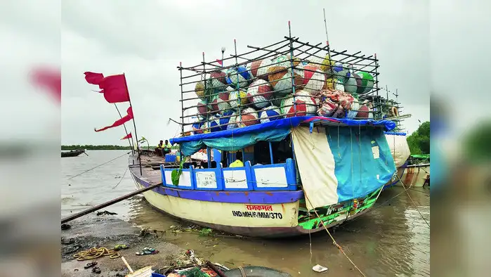 माशांच्या बेगमीलाही इराण युद्धाची झळ माशांच्या बेगमीलाही इराण युद्धाची झळ