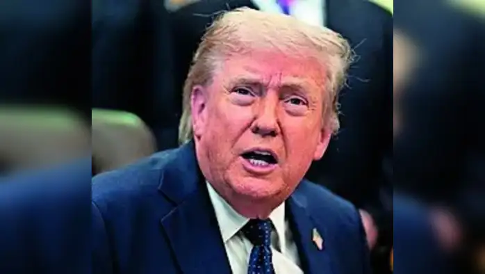 ट्रम्प चीनच्या दौऱ्यावर ट्रम्प चीनच्या दौऱ्यावर
