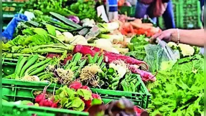 टोमॅटो, काकडी, आल्याचे दर वाढले टोमॅटो, काकडी, आल्याचे दर वाढले