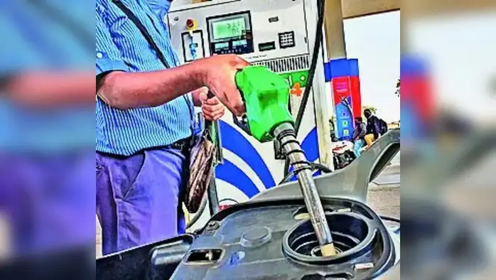 पेट्रोल, डिझेल तिसऱ्यांदा महागले पेट्रोल, डिझेल तिसऱ्यांदा महागले