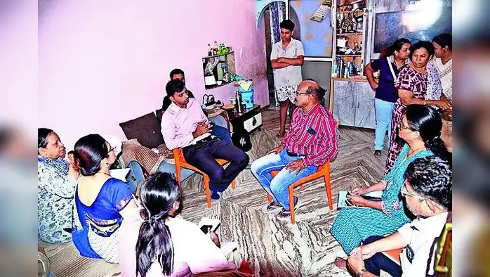 पाण्यासंबंधी प्रश्नांचा आयुक्तांवर भडिमार पाण्यासंबंधी प्रश्नांचा आयुक्तांवर भडिमार