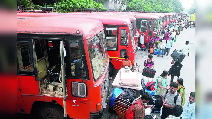 एसटी कर्मचारी आंदोलन पवित्र्यात एसटी कर्मचारी आंदोलन पवित्र्यात