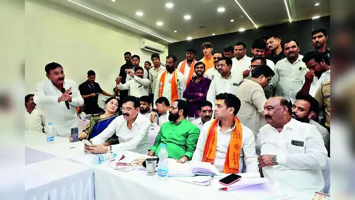 बीडमध्ये शिवसेनेच्या कार्यकर्त्यांना ताकद देणार बीडमध्ये शिवसेनेच्या कार्यकर्त्यांना ताकद देणार