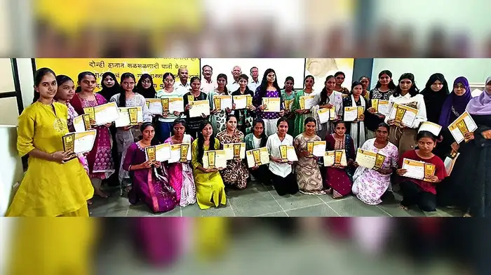 विद्यार्थ्यांनी आयुष्यात खरेपणा अंगीकारावा विद्यार्थ्यांनी आयुष्यात खरेपणा अंगीकारावा