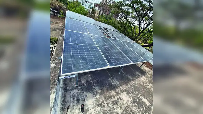 पालिकेच्या शाळांमध्येसौरऊर्जेचे प्रयोग पालिकेच्या शाळांमध्येसौरऊर्जेचे प्रयोग