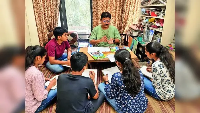 ‘चित्रकल्प’मधून आपटे कुटुंबाने जपला चित्रकला प्रशिक्षणाचा वारसा ‘चित्रकल्प’मधून आपटे कुटुंबाने जपला चित्रकला प्रशिक्षणाचा वारसा