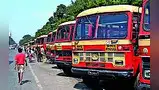 रेल्वेच्या मदतीलाएसटी धावली रेल्वेच्या मदतीलाएसटी धावली