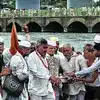 संत मुक्ताई पादुकांचे चंद्रभागेत स्नान