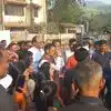 Devendra Fadnavis: ते आले, त्यांनी पाहिले अन् निघून गेले..! मुख्यमंत्र्यांनी त्र्यंबकेश्वरला दुरुनच जोडले हात