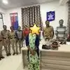 Crime News : ट्रेनिंगचा बोगस दावा, पोलीस झाल्याची कुटुंबाला खोटी माहिती, वर्दी घालून तोतयागिरी करणाऱ्या तरुणीची 'मोडस ऑपरेंडी' पाहून पोलीसही थक्क