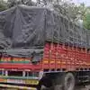Parbhani,रेशनवरील ८ टन तांदूळ ट्रकमधून घेऊन जात होते, पोलिसांनी पाठलाग ...
