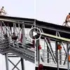 Man Riding Bicycle Over Bridge Roof: इसके लिए जिगर होना चाहिए... फुटओवर ...