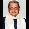 पूर्व सांसद रेवती रमण सिंह हिरासत में, बूथ पर पुलिस अफसर से नोकझोक के ...